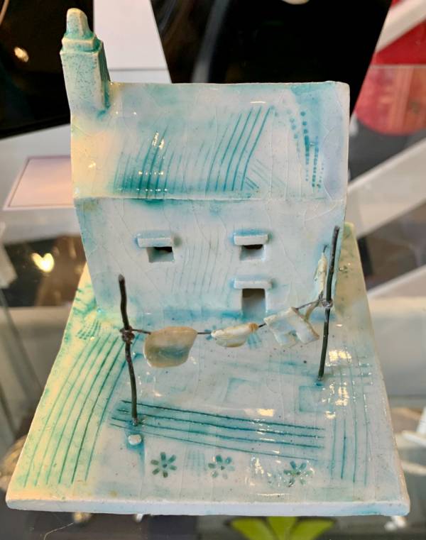 - a Ceramic by Sarah McCormack, measuring 10 x 11 cm (H x W) £70